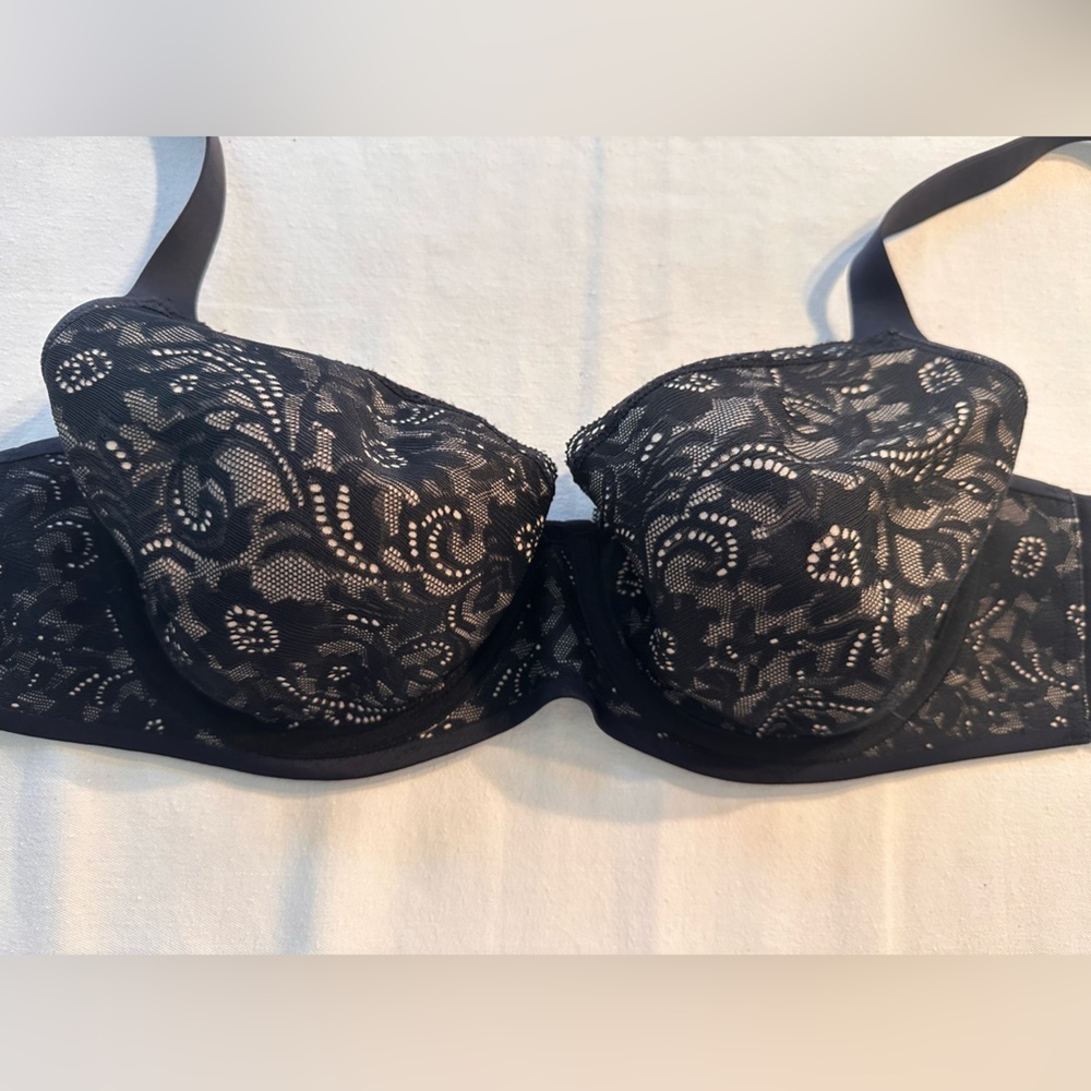 Soma Black Lace Underwire Bra with Floral Design